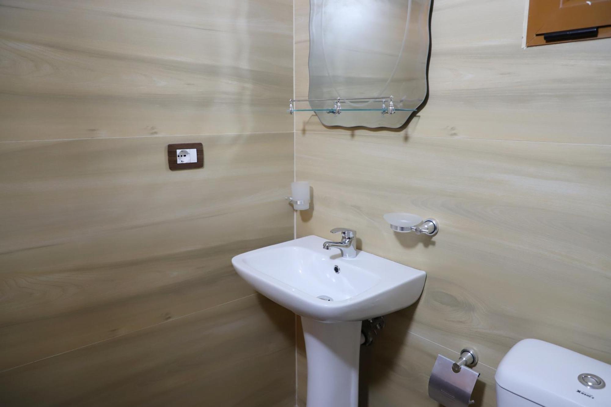 Bujtina Musta Guest House Berat Luaran gambar