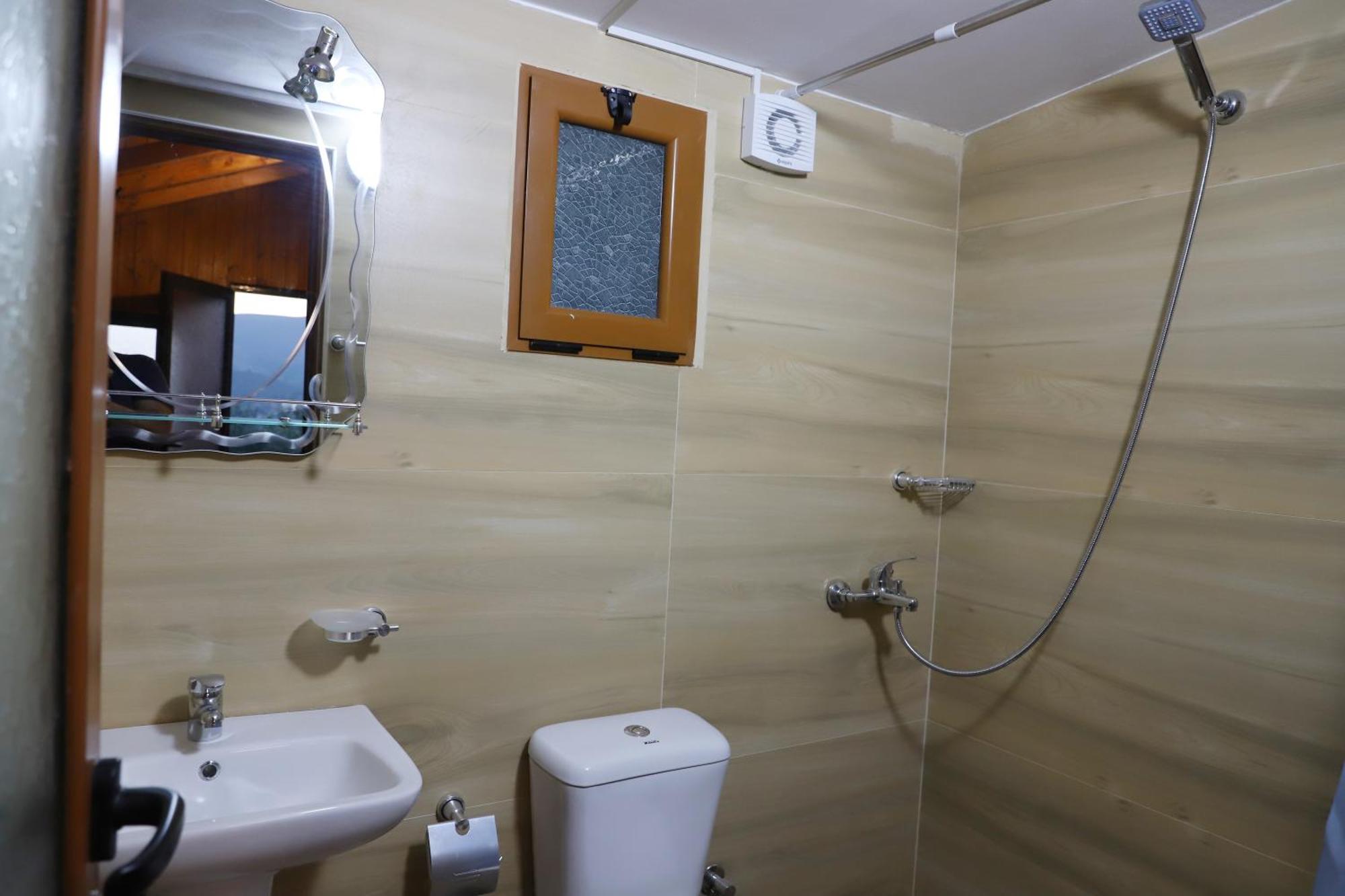 Bujtina Musta Guest House Berat Luaran gambar