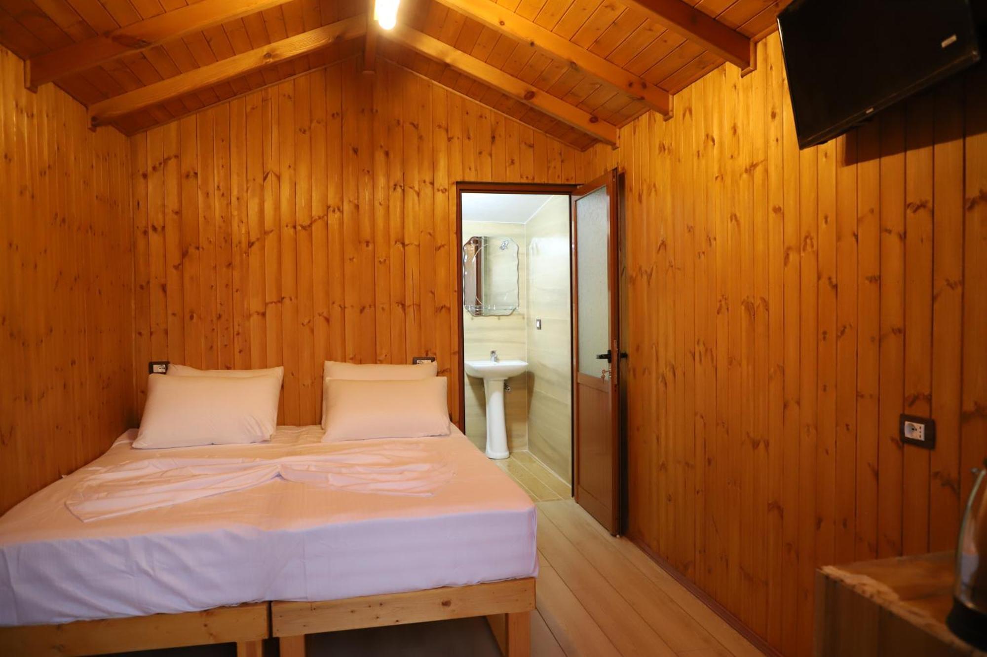 Bujtina Musta Guest House Berat Luaran gambar